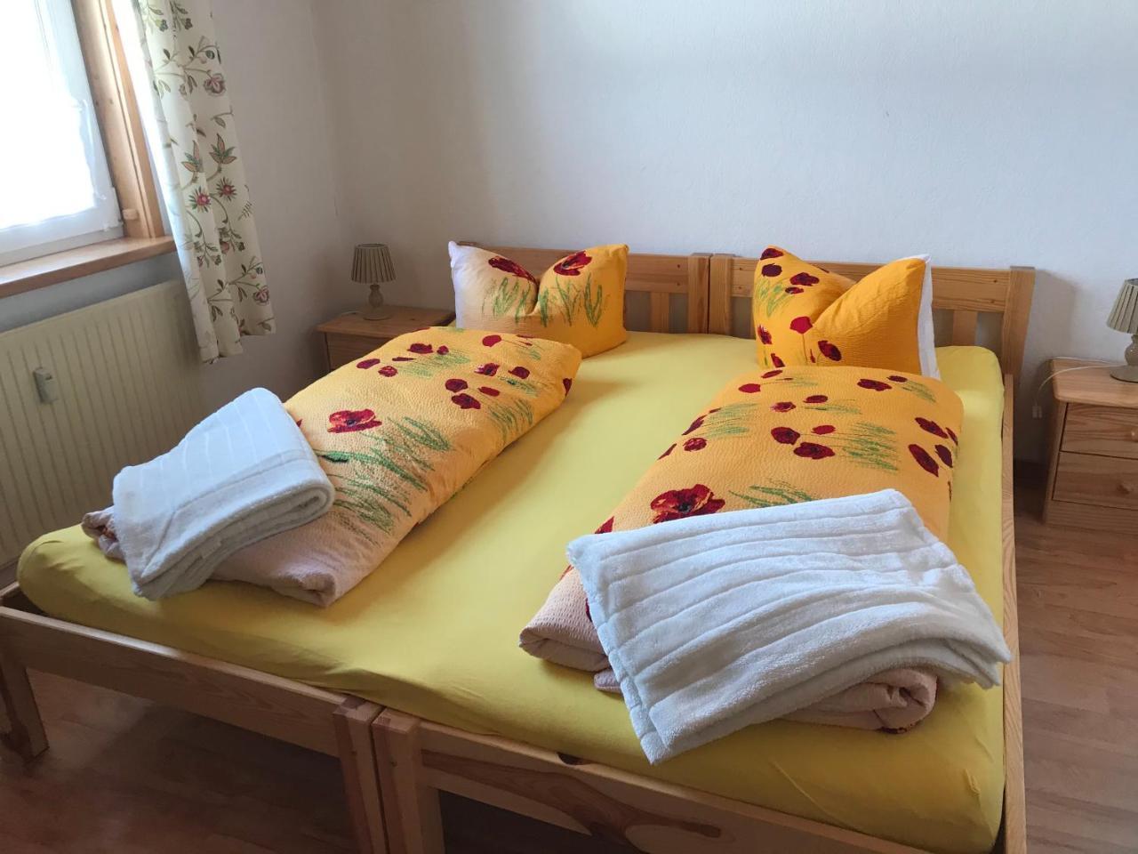 Die Dirndlkoenigin Grunenbach Esterno foto